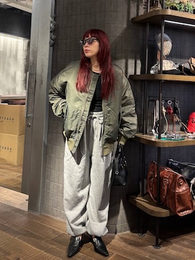 「アイテム（MA-1）」を使った、ミユキさん（レディース・159cm）の秋コーディネート