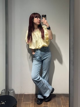 「JEANASIS（ジーナシス）のコットンフィットフレアデニム/638819（デニムパンツ、ブルー系）」を使った、ミユキさん（レディース・159cm）の春コーディネート
