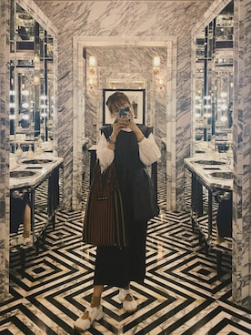 「MARNI MARKET（マルニマーケット）のアイテム（トートバッグ、ブラウン系）」を使った、Karlieさん（レディース・164cm）の秋コーディネート