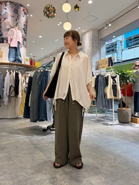 「WILLOW（ウィロー）の【willow】ネット総レースBAG（トートバッグ、ブラック系）」を使った、てらさんさん（レディース・158cm）の春コーディネート