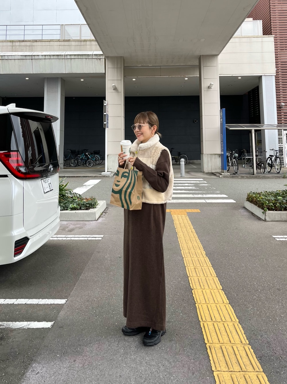 etsinta/エシンタ】パッチワークファースタンドベストを使った人気