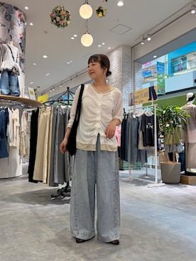 「CIAOPANIC TYPY（チャオパニックティピー）の【低身長・高身長対応/サイズ展開あり】スタイルアップ柔らかワイドイージーパンツ/デニム/スラックス（デニムパンツ、ブルー系）」を使った、てらさんさん（レディース・158cm）の春コーディネート