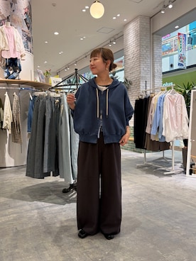 「CIAOPANIC TYPY（チャオパニックティピー）の2WAYシアーヘンリーネックTEE（Tシャツ/カットソー、ホワイト系）」を使った、てらさんさん（レディース・158cm）の春コーディネート