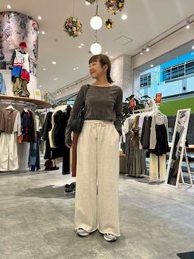 「ベロア」｜「アイテム（スウェットパンツ）」を使った、てらさんさん（レディース・158cm）の秋コーディネート