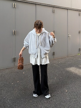 「CIAOPANIC TYPY（チャオパニックティピー）の【ゆるっと抜け感大人フーディー】ピグメントダンボールパーカー（パーカー、グレー系）」を使った、てらさんさん（レディース・158cm）の春コーディネート