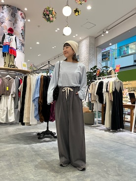 「CIAOPANIC TYPY（チャオパニックティピー）のカラビナ付きベロアスタッズ巾着BAG（トートバッグ）」を使った、てらさんさん（レディース・158cm）の秋コーディネート