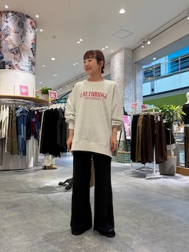 「CIAOPANIC TYPY（チャオパニックティピー）の∴カレッジロゴサイドスリットオーバースウェット（Tシャツ/カットソー、ホワイト系）」を使った、てらさんさん（レディース・158cm）の夏コーディネート