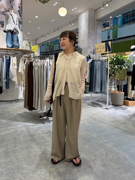 「CIAOPANIC TYPY（チャオパニックティピー）の【UNISEX】タックボリュームワイドスラックスパンツ/サイドラインスラックス（スラックス、ベージュ系）」を使った、てらさんさん（レディース・158cm）の春コーディネート