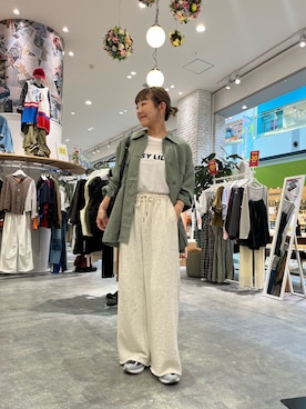 「アイテム（スウェットパンツ）」を使った、てらさんさん（レディース・158cm）の秋コーディネート