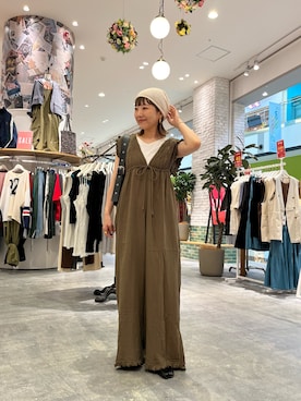 「大人カジュアルコーデ」｜「アイテム（サロペット/オーバーオール）」を使った、てらさんさん（レディース・158cm）の夏コーディネート
