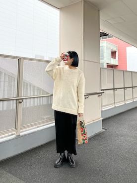 「白ニット」｜「アイテム（スカート、ブラック系）」を使った、てらさんさん（レディース・157cm）の秋コーディネート