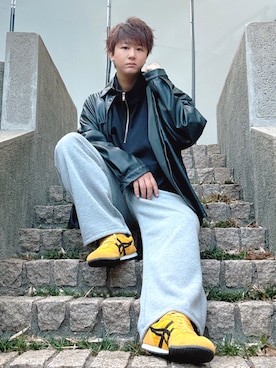 「アイテム（スニーカー、イエロー系）」を使った、だぃすけさん（メンズ・170cm）の秋コーディネート