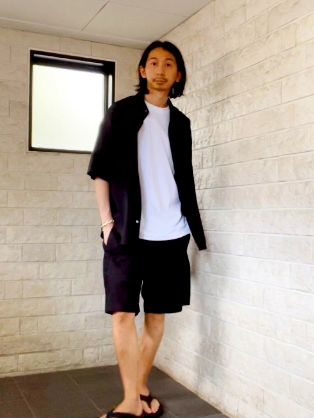 「ショートパンツ、セットアップ、モノトーン、オトナカジュアル、シンプル、オーバーサイズ、おしゃれさんと繋がりたい、プチプラコーデ、キレイめカジュアル、ブラック」｜「NANO universeのアイテム（シャツ/ブラウス、ブラック系）」を使った、Yoshiさん（メンズ・180cm）の夏コーディネートの1枚目の写真