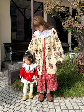 「アイテム（スニーカー、オレンジ系）」を使った、yukie.さん（レディース・155cm）の秋コーディネート