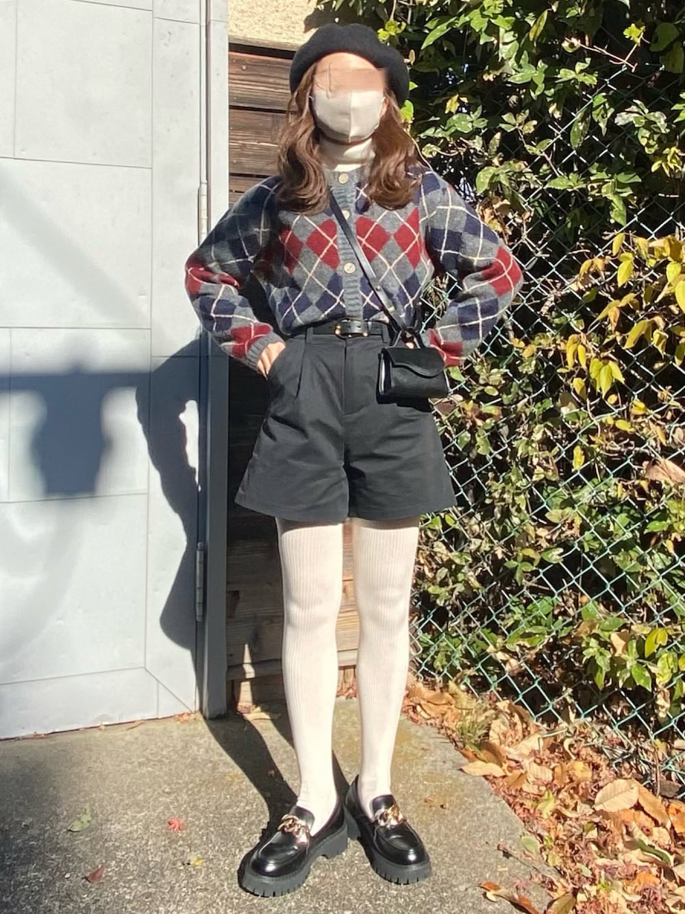 「GRL、クリスマスに着たい服、大人カジュアル、ニットカーディガン、ニットタイツ、低身長」｜「GRLのアーガイル柄ニットカーディガン（カーディガン/ボレロ、グレー系）」を使った、yukie.さん（レディース・155cm）の冬コーディネートの1枚目の写真