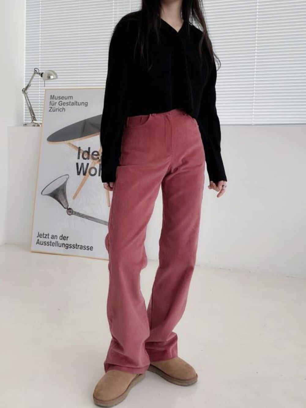 「カラーパンツ、コーデュロイ、コーデュロイパンツ、韓国ファッション、韓国コーデ、ストレートパンツ、ピンク、春コーデ、ピンクコーデ、ストリート」｜「LAZY AND EASYのアイテム（パンツ、ピンク系）」を使った、lazyandeasyさん（レディース・158cm）の春コーディネートの1枚目の写真