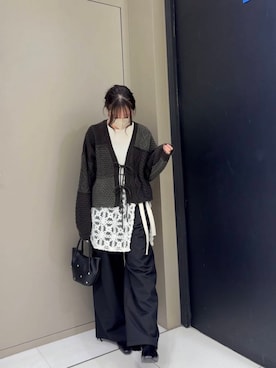 「冬の差し色コーデ」｜「アイテム（スラックス）」を使った、ユウナさん（レディース・158cm）の冬コーディネート