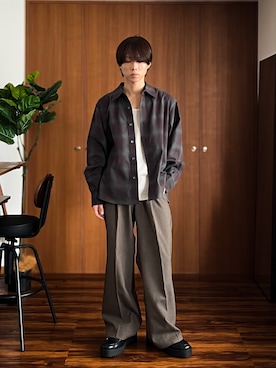 「アイテム（スラックス）」を使った、miyagi さん（メンズ・161cm）の秋コーディネート