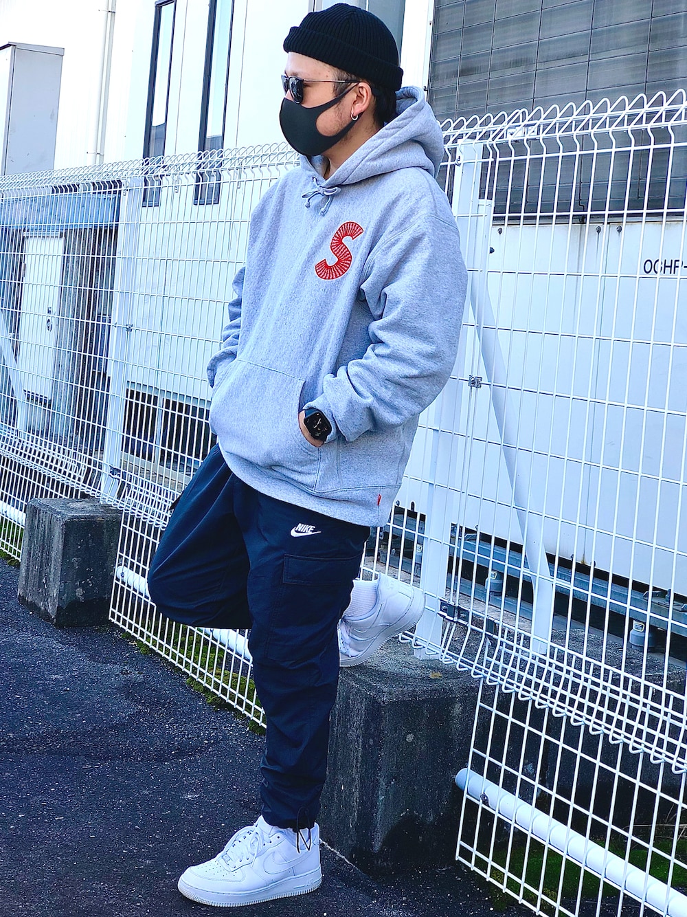 「オーバーサイズ、今日のコーデ、休日スタイル、おしゃれさんと繋がりたい、スニーカーコーデ、ブラック、ストリートコーデ、NIKE、パーカー、ストリート、ストリートMIX、休日コーデ、低身長、ニット、モノトーン」｜「MONKEY TIMEの＜monkey time＞ PE/AC AZ SHORT BEANIE/ビーニー（ニットキャップ/ビーニー、ブラック系）」を使った、natsukoさん（メンズ・164cm）の秋コーディネートの1枚目の写真