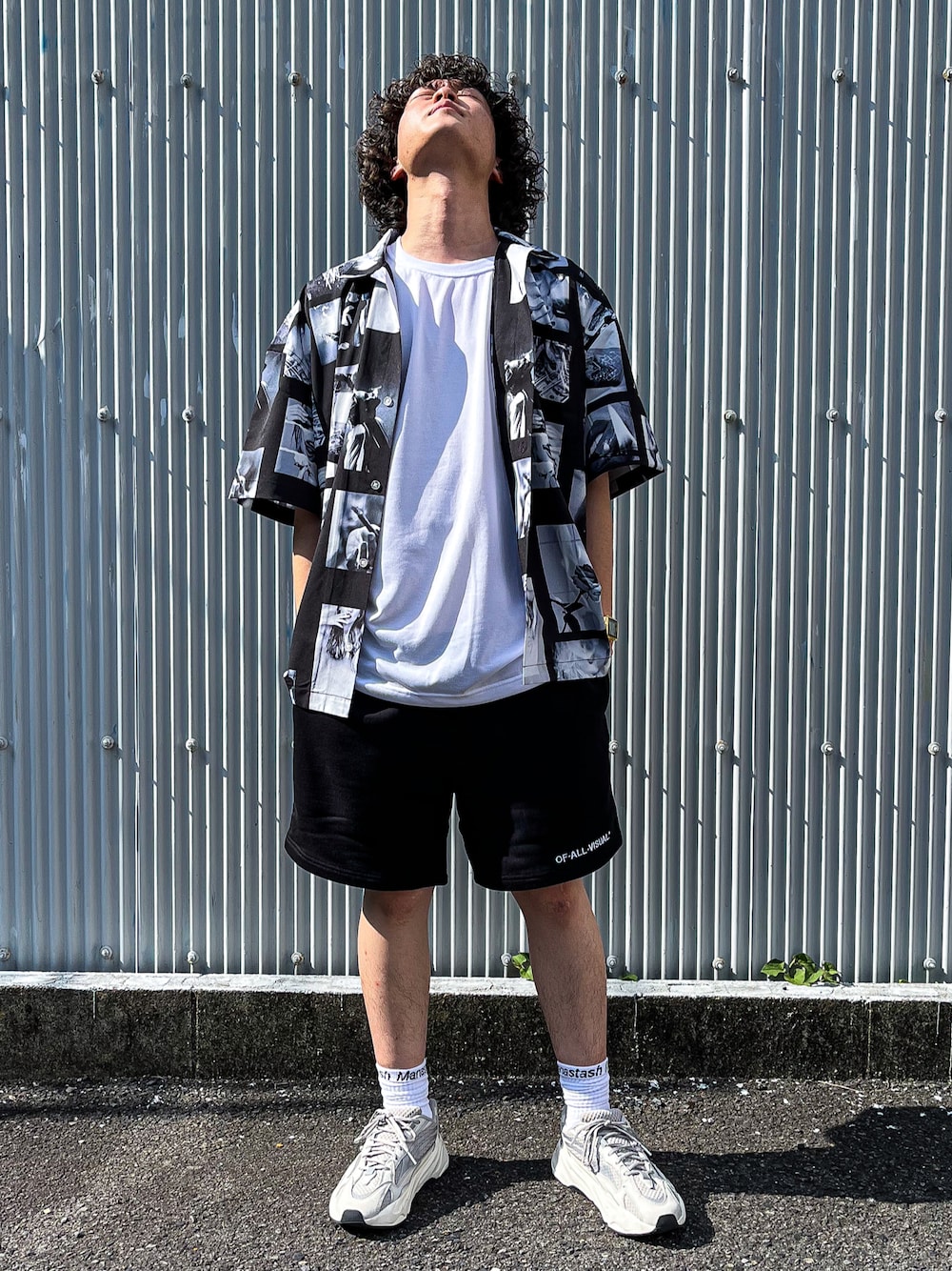 「ファッションの力を信じよう、B2nd、B2nd名古屋、おしゃれさんと繋がりたい、いいね、save、フォローお願いします🤑、きれいめカジュアル、夏コーデ、モノトーンコーデ、シャツスタイル、カジュアルコーデ、オープンカラーシャツ、ハーフパンツ、A4A、THE NORTH FACE、yeezy」｜「THE NORTH FACEのTHE NORTH FACE/ザ・ノース・フェイス　S/S Square Camouflage Tee ショートスリーブスクエアカモフラージュティー 2022年入荷モデル（Tシャツ/カットソー、ブラック系）」を使った、yoさん（メンズ・166cm）の夏コーディネートの1枚目の写真