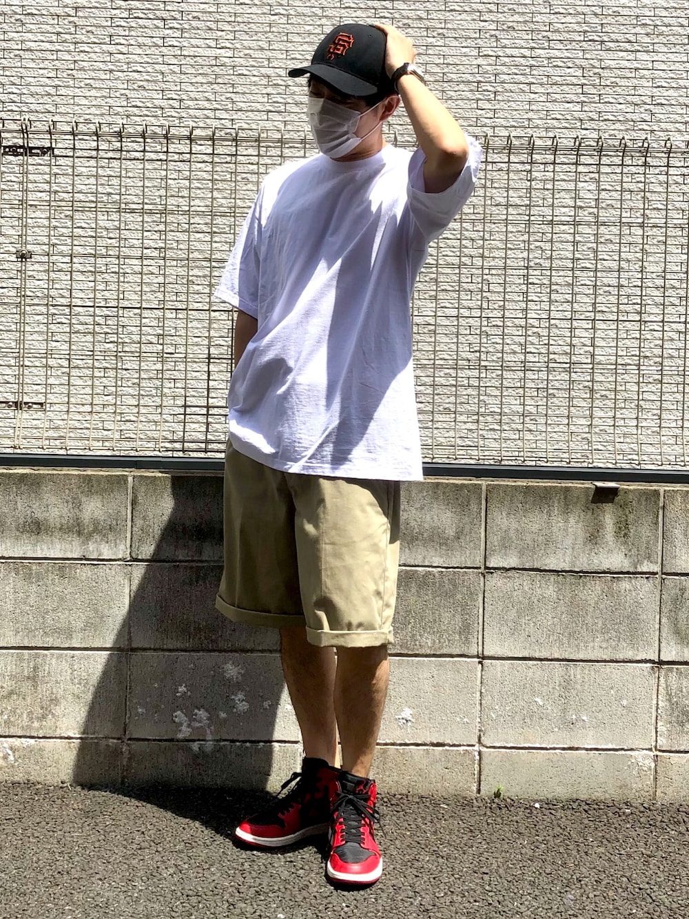 「UNIQLO、GU、プチプラ、オーバーサイズ、ビッグシルエット、PROCLUB、NIKE、ワークパンツ、ショートパンツ、白Tシャツ、キャップ、NEW ERA、スニーカー、Dickies、低身長」｜「Dickiesの【DICKIES/ディッキーズ】ＪＰセルフォンワークショーツ　１８２Ｍ４０ＷＤ１３ ワイドショーツ ワンポイント（その他パンツ、グリーン系）」を使った、ポキB@ユニクロ勉強家(相互)さん（メンズ・166cm）の夏コーディネートの1枚目の写真
