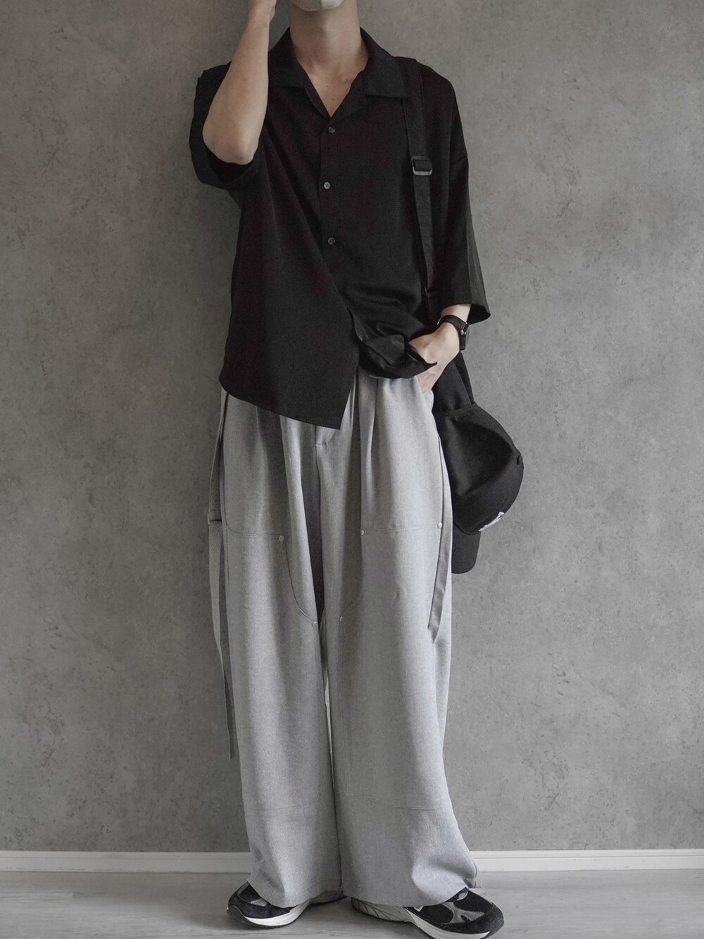 「CASPER JOHNのVarious Dolman Shirts/バリアスドルマンシャツ（シャツ/ブラウス、ブラック系）」を使った、あすさん（メンズ・176cm）の春コーディネートの1枚目の写真