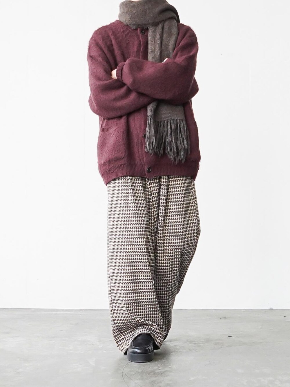 「CASPER JOHNのMohair wool mix cardigan/モヘアウールミックスカーディガン（カーディガン/ボレロ、レッド系）」を使った、あすさん（メンズ・176cm）の秋コーディネートの1枚目の写真