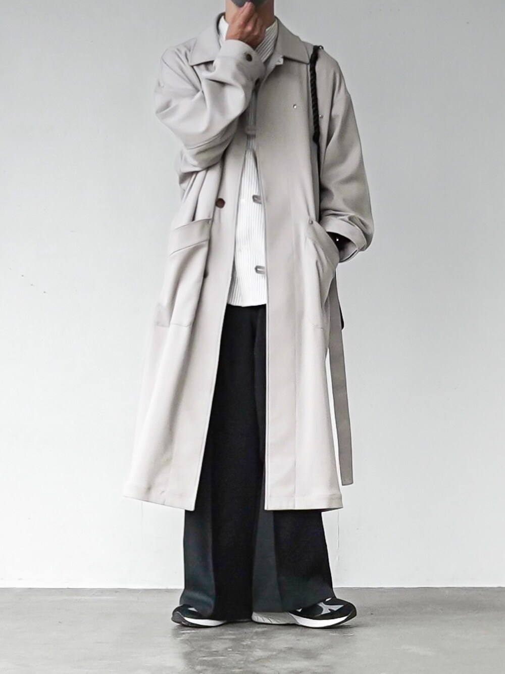「CASPER JOHNのTab button shop coat/タブボタンショップコート（ダウンジャケット/コート、ホワイト系）」を使った、あすさん（メンズ・176cm）の冬コーディネートの1枚目の写真