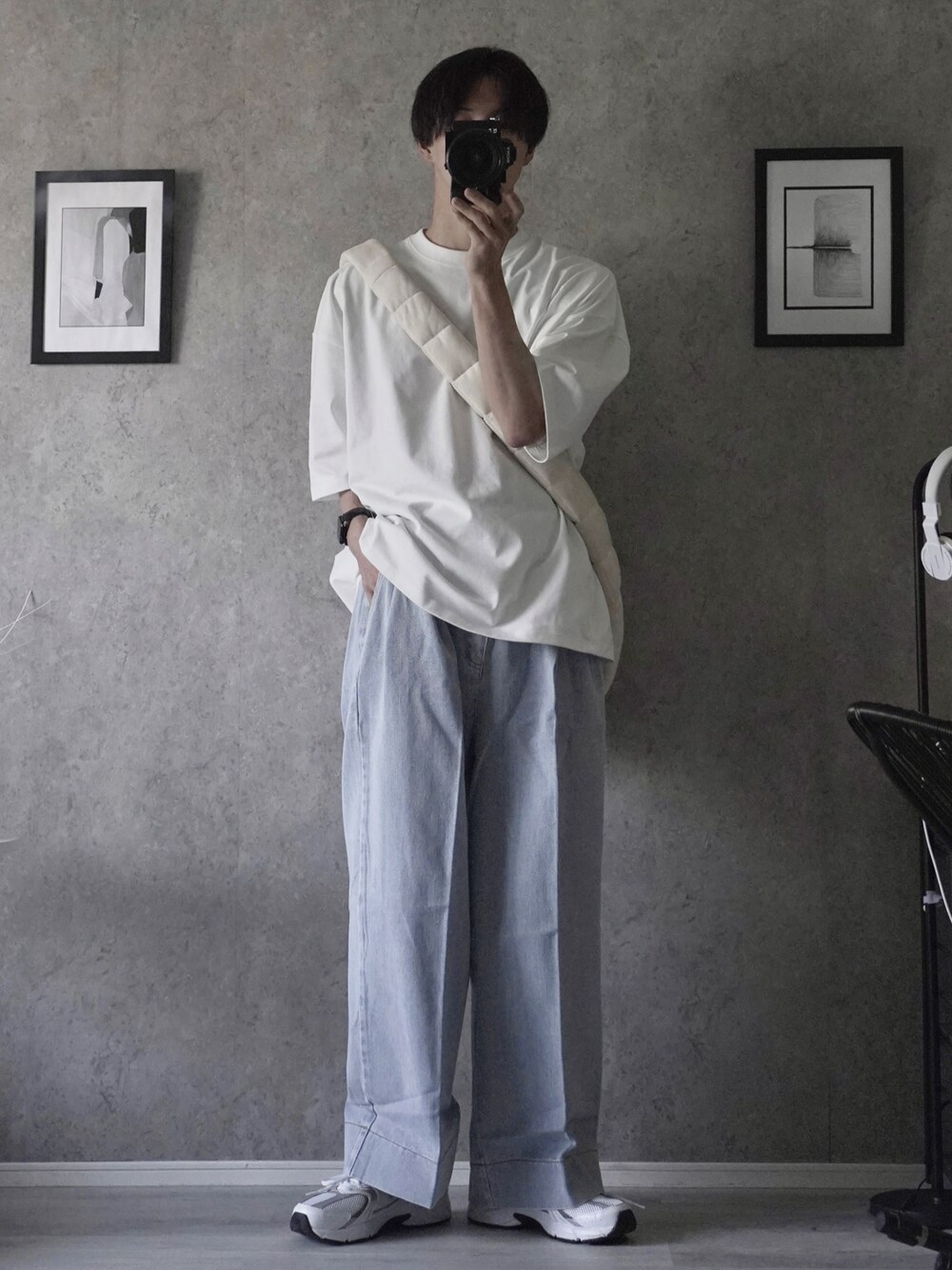 「SERACEの【SERACE】Loose silhouette T-shirt / ルーズシルエットTシャツ（Tシャツ/カットソー、ホワイト系）」を使った、あすさん（メンズ・176cm）の春コーディネートの1枚目の写真