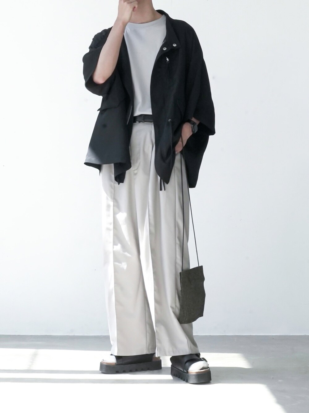 「CASPER JOHNのM-65 Mods shirts/M-65モッズシャツ（シャツ/ブラウス、ブラック系）」を使った、あすさん（メンズ・176cm）の夏コーディネートの1枚目の写真