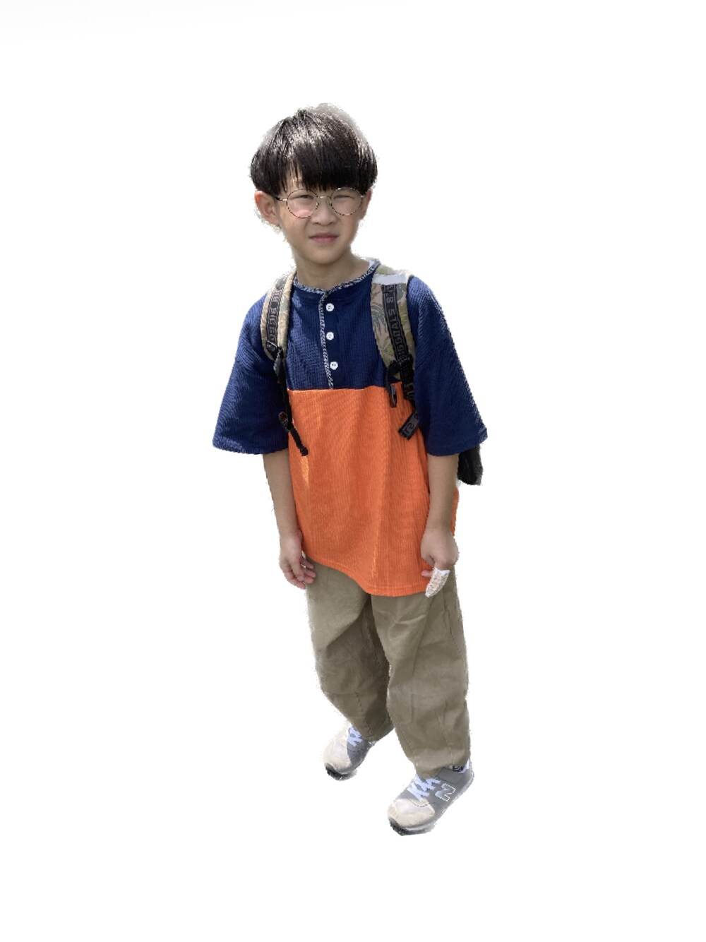 「プチプラ、ストリートコーデ、メガネ男子、キッズコーデ、キッズフォーマル」｜「PAIRMANON STREETの【PAIRMANON STREET】半袖 ヘンリーネック ワッフル 配色 切替 Tシャツ（Tシャツ/カットソー、ブルー系）」を使った、あちゃさんさん（キッズ・130cm）の夏コーディネートの1枚目の写真