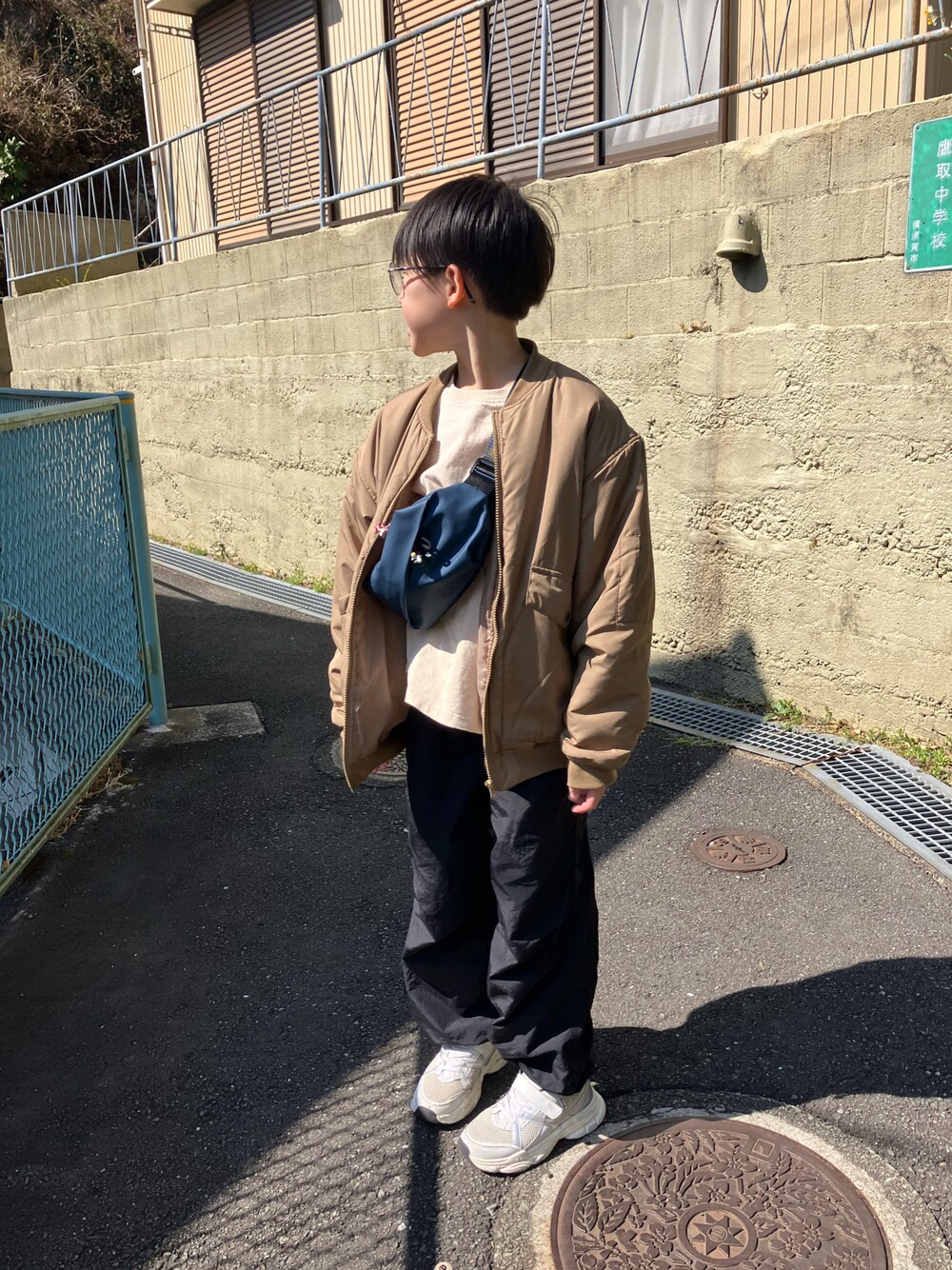 「今日のコーデ、キッズファッション、お出かけコーデ、小学生、おでかけコーデ」｜「PAIRMANON STREETの【PAIRMANON STREET】中綿 ボンバー ジャケット アウター MA1（その他アウター、ベージュ系）」を使った、あちゃさんさん（キッズ・130cm）の春コーディネートの1枚目の写真