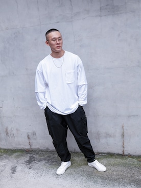 「GOOPiMADE」｜「アイテム（チノパンツ）」を使った、KaiMingさん（メンズ・180cm）の秋コーディネート