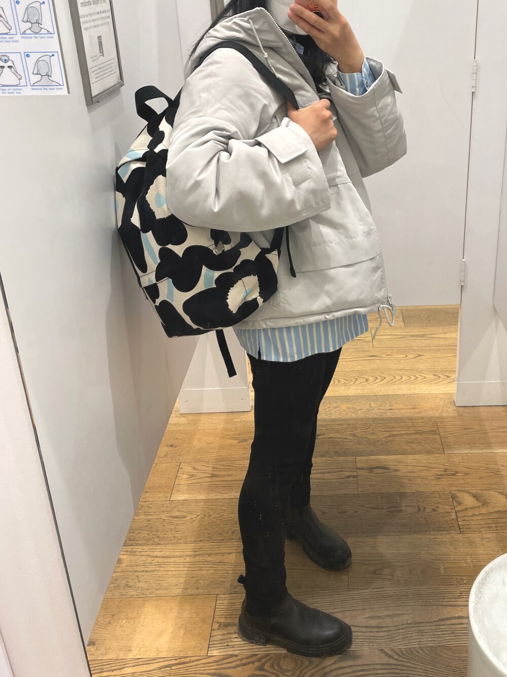 「marimekko」｜「marimekkoのPIENI UNIKKO / ENNI  2（バックパック/リュック、ブラック系）」を使った、Lumimarjaさん（レディース・163cm）の冬コーディネートの1枚目の写真