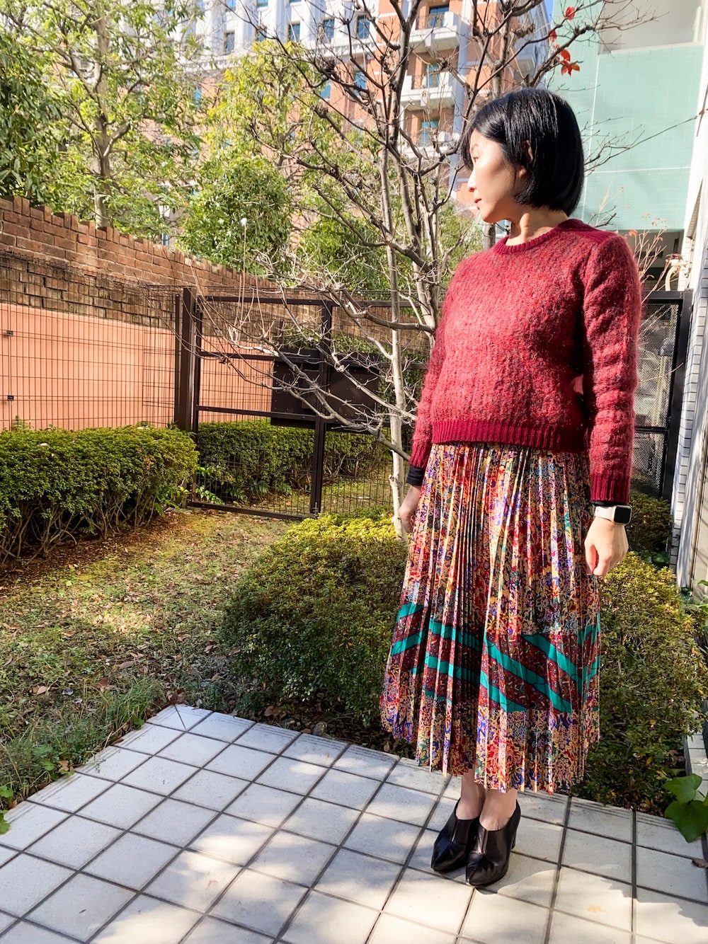 「冬を彩る色いろコーデ、ニット、古着MIX」｜「KARINEのアイテム（ニット/セーター、レッド系）」を使った、樋口さん（レディース・152cm）の冬コーディネートの1枚目の写真