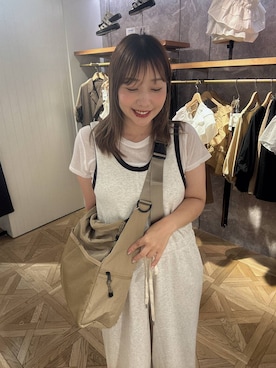 「LOWRYS FARM（ローリーズファーム）のマルチポケットショルダーＢＡＧ 1000269（ショルダーバッグ、ベージュ系）」を使った、marina  さん（レディース・162cm）の夏コーディネート
