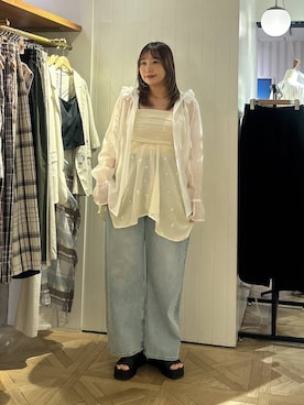 「LOWRYS FARM（ローリーズファーム）のフリルフードシャツ　579513（シャツ/ブラウス、ホワイト系）」を使った、marina  さん（レディース・162cm）の夏コーディネート