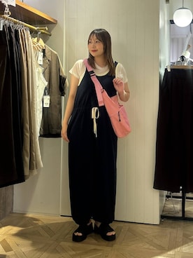 「LOWRYS FARM（ローリーズファーム）のマルチポケットショルダーＢＡＧ 1000269（ショルダーバッグ、ピンク系）」を使った、marina  さん（レディース・162cm）の夏コーディネート
