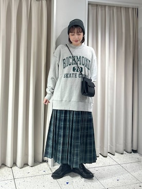 「アイテム（ニットキャップ/ビーニー、グレー系）」を使った、marina  さん（レディース・160cm）の冬コーディネート