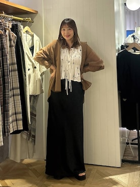「LOWRYS FARM（ローリーズファーム）のストレッチサテンスカート　 290120（スカート、ブラック系）」を使った、marina  さん（レディース・162cm）の夏コーディネート