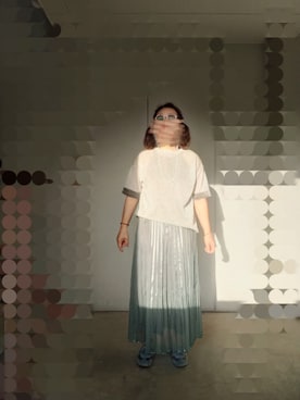 「しまむら（シマムラ）のアイテム（Tシャツ/カットソー、シルバー系）」を使った、えまさん（レディース・160cm）の春コーディネート