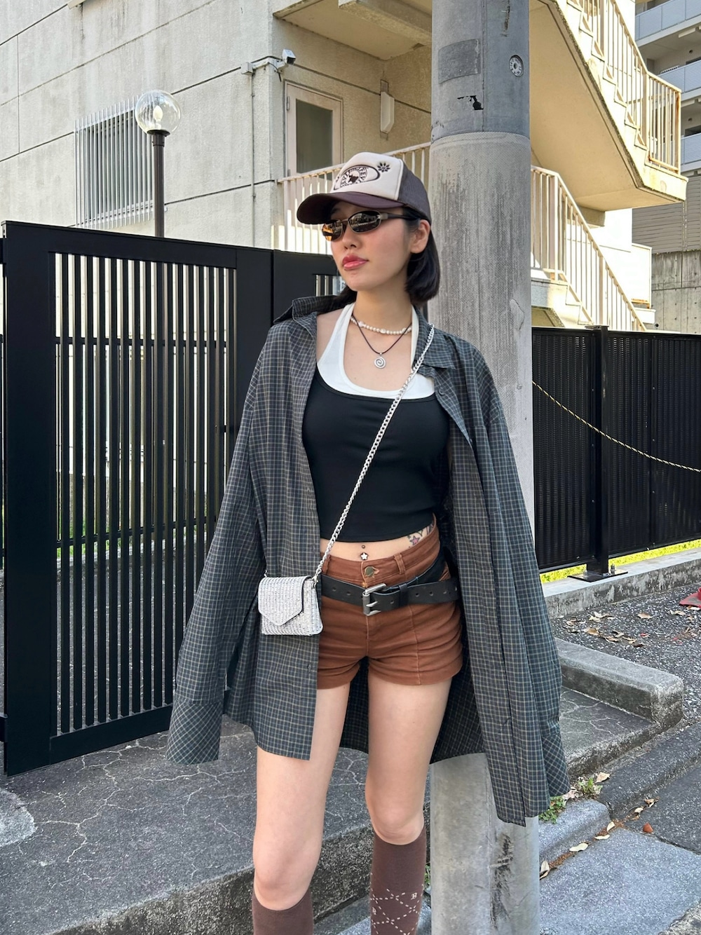 「FIG&VIPER、フィグアンドヴァイパー(FIG&VIPER)、シャツスタイル、春コーデ」｜「FIG&VIPERのチェックBIG SH Light（シャツ/ブラウス、グリーン系）」を使った、FIG&VIPER_NOZOHAさん（レディース・165cm）の春コーディネートの1枚目の写真
