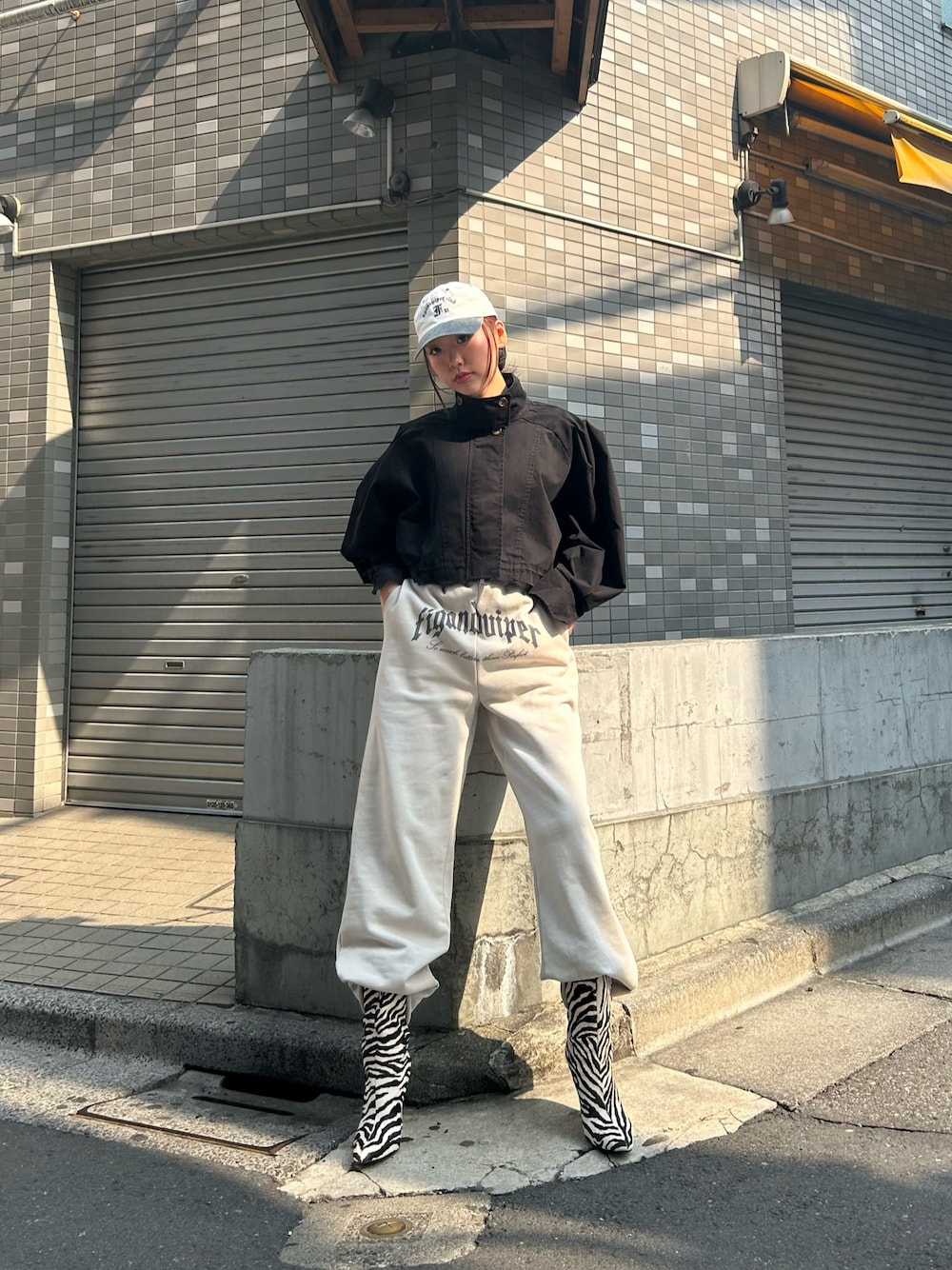 「春ファッション、FIG&VIPER、スウエット、ジャケット」｜「FIG&VIPERのWashedデザインJK（ミリタリージャケット、ブラック系）」を使った、FIG&VIPER_NOZOHAさん（レディース・165cm）の春コーディネートの1枚目の写真