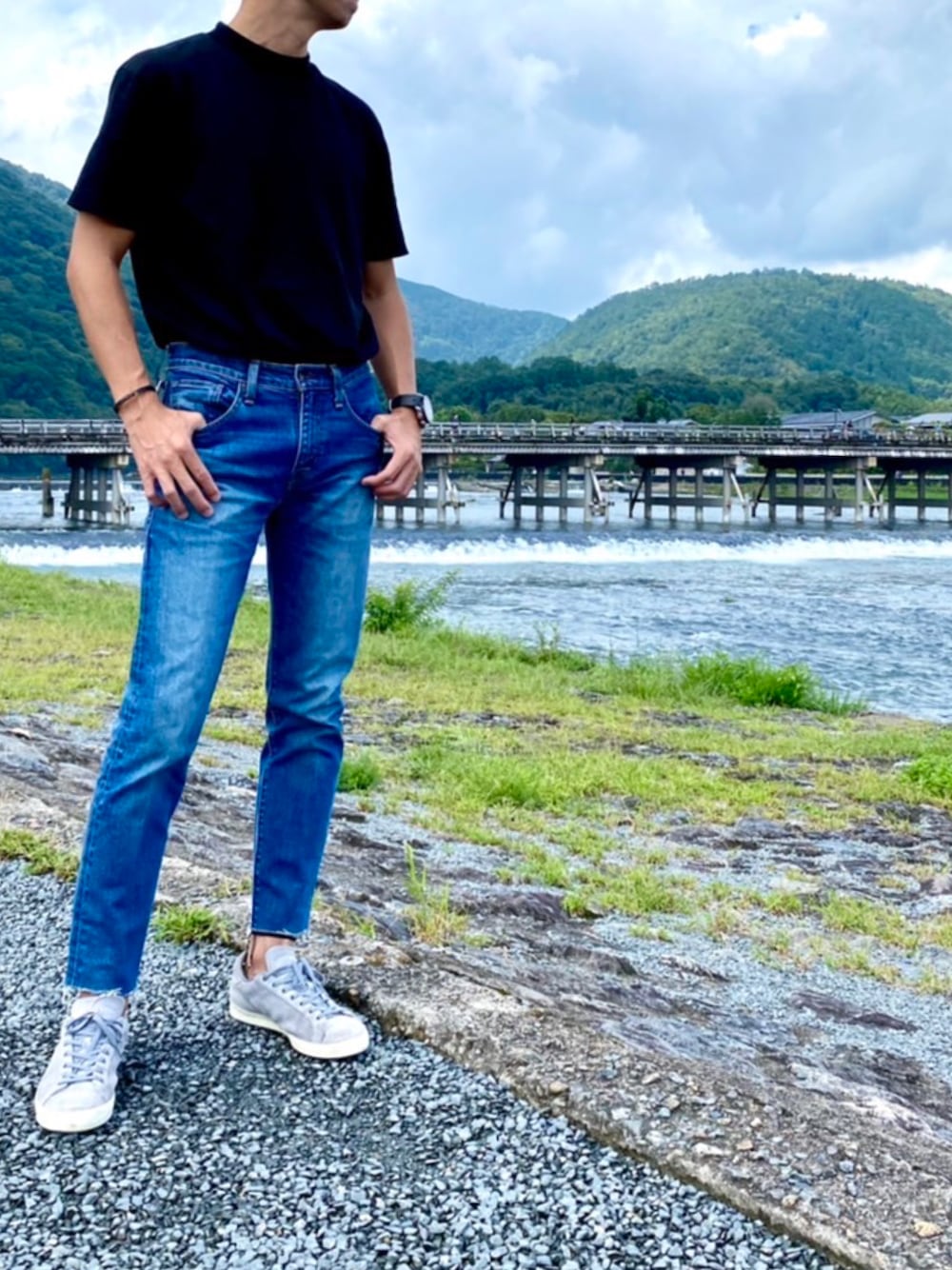 「COLONY CLOTHINGのアイテム（Tシャツ/カットソー、ブラック系）」を使った、湖太郎@商社ファッション男子さん（メンズ・177cm）の秋コーディネートの1枚目の写真