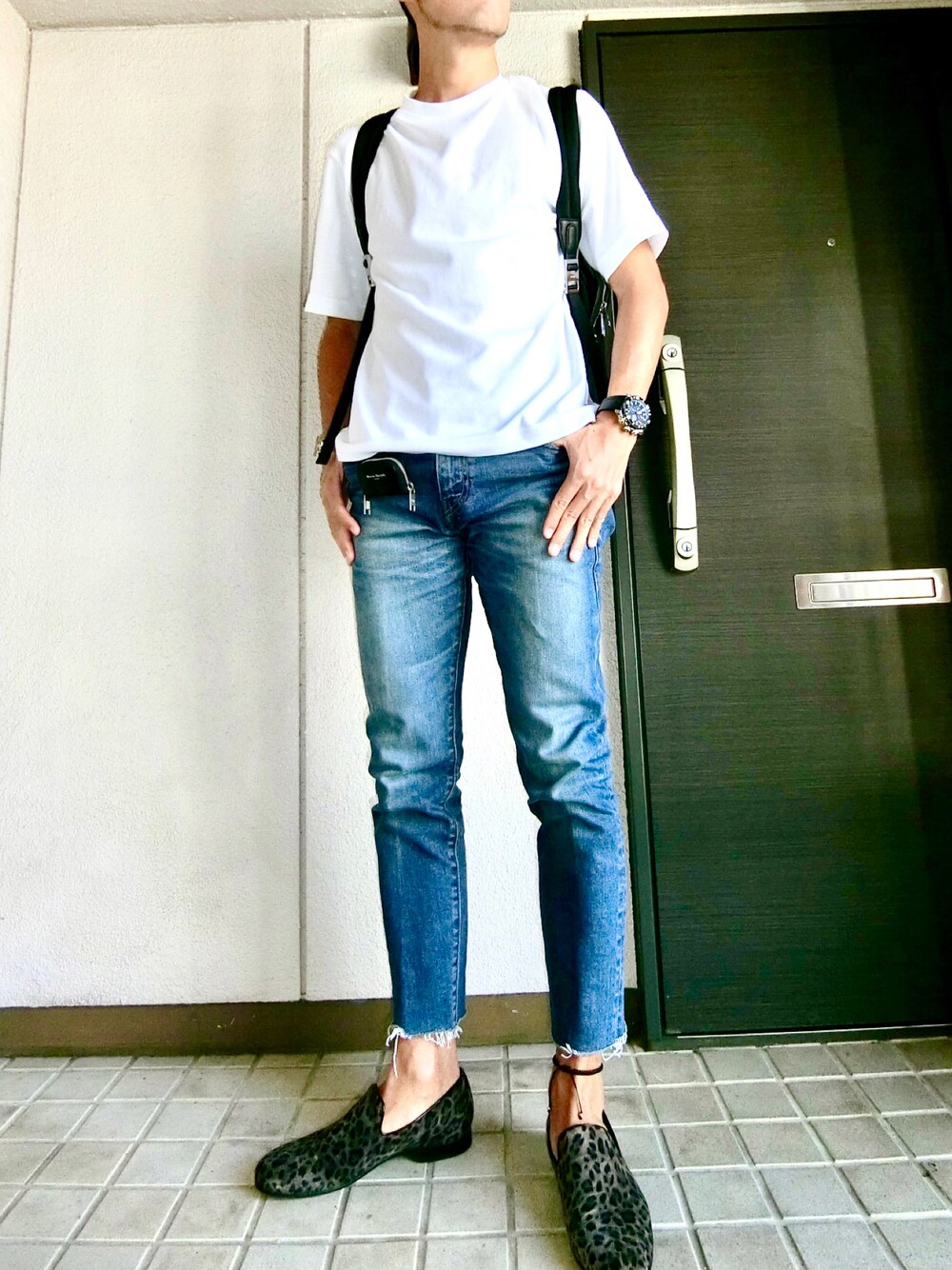 「UNIQLOのオーバーサイズクルーネックT（半袖）（Tシャツ/カットソー、ホワイト系）」を使った、湖太郎@商社ファッション男子さん（メンズ・177cm）の秋コーディネートの1枚目の写真