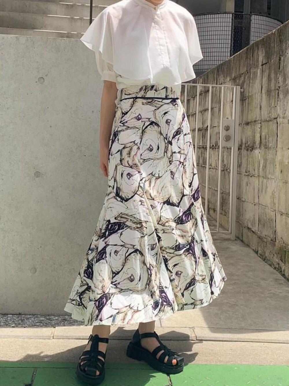 HERENCIA（ヘレンチア）の「ケープ風シアーブラウス（シャツ