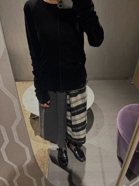 「KBF（ケイビーエフ）のサイドスリットシアーベロアTEE（Tシャツ/カットソー、ブラック系）」を使った、beeeさん（レディース・155cm）の秋コーディネート