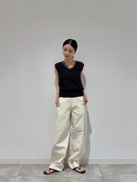 「SENSE OF PLACE by URBAN RESEARCH(センスオブプレイスバイアーバンリサーチ)の『洗濯可』レースVネックニットベスト(ベスト、ブラック系)」を使った、beeeさん(レディース・155cm)の夏コーディネート