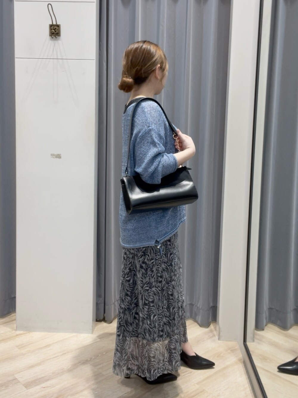 「Lugnoncureのアイテム（スカート、ブラック系）」を使った、Chicoさん（レディース・152cm）の春コーディネートの1枚目の写真
