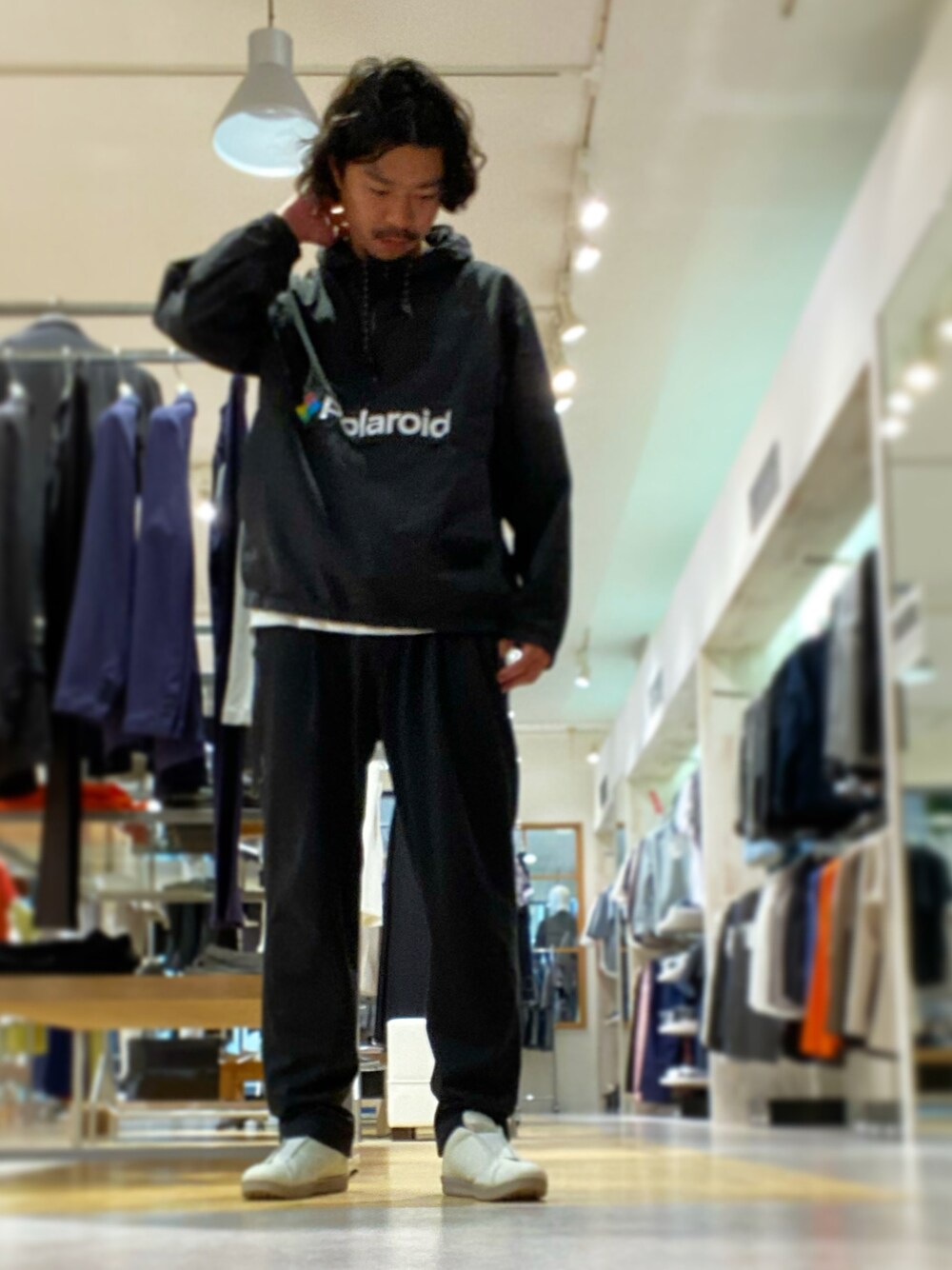 「GUのアイテム（その他アウター、ブラック系）」を使った、yamazakiさん（メンズ・181cm）の春コーディネートの1枚目の写真